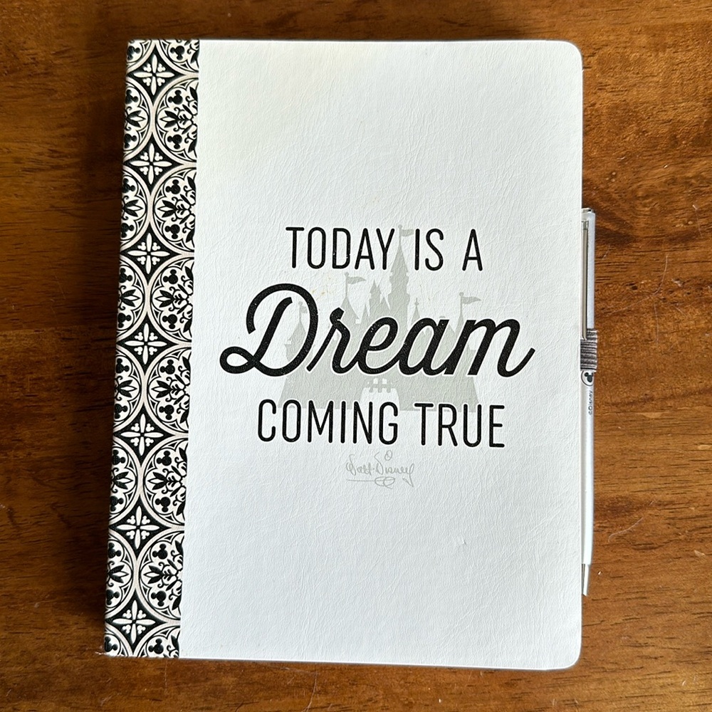 Disney Journal and Pen Set